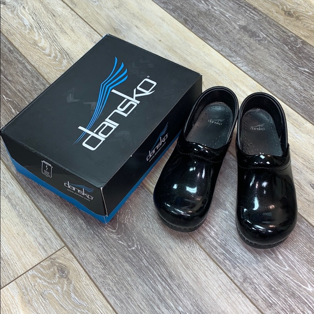 Dansko LEATHER black shoes